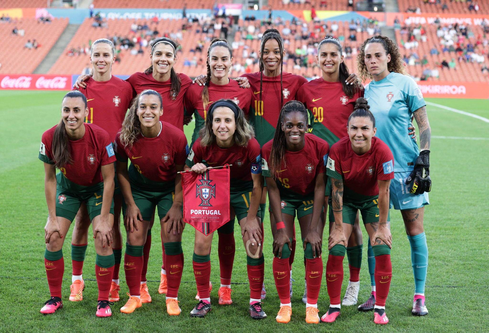 Selecção nacional feminina faz história e vai ao Mundial de futebol, Futebol feminino