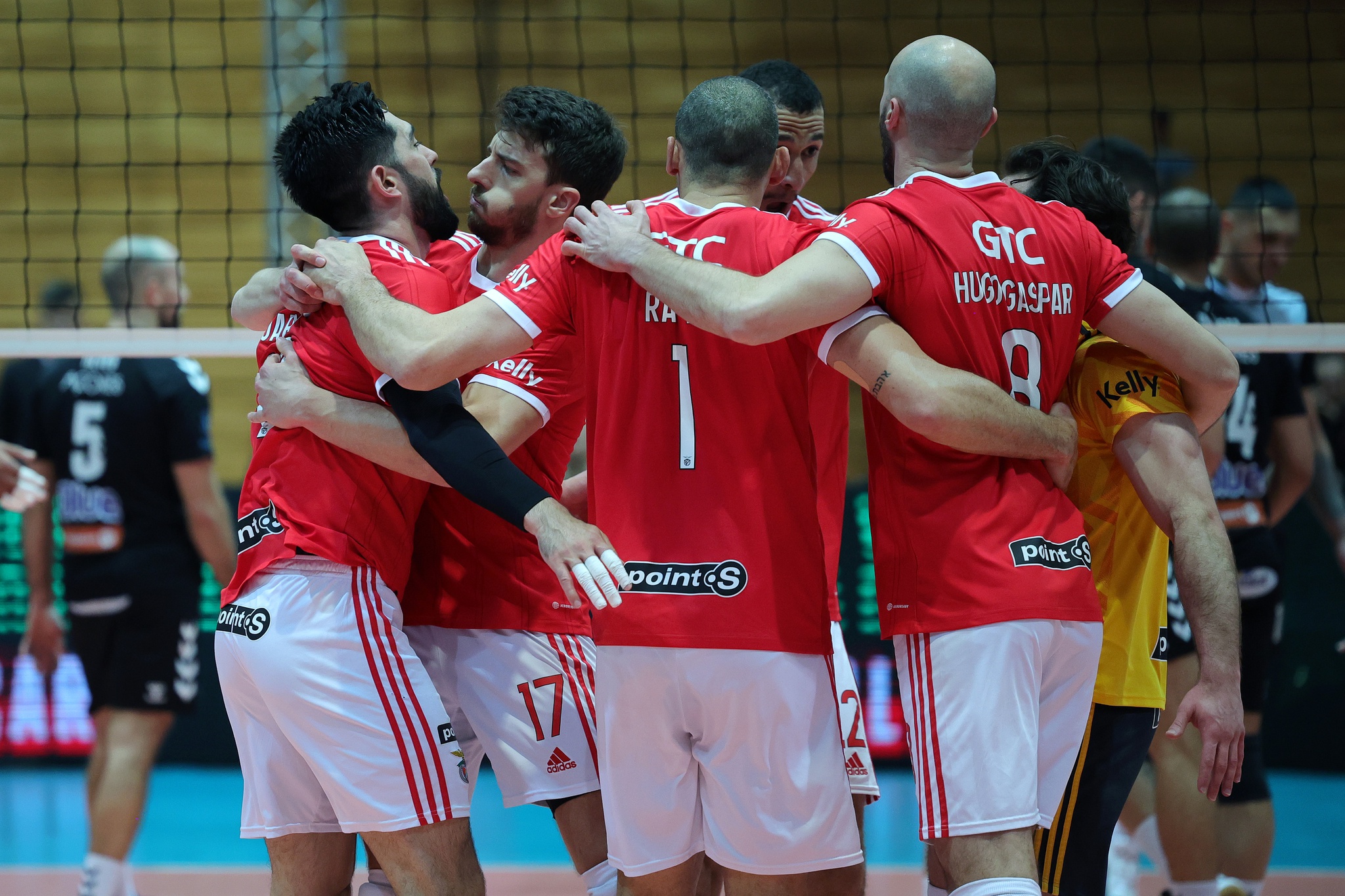 Voleibol: Benfica volta a bater Sporting e fica a uma vitória do título -  CNN Portugal