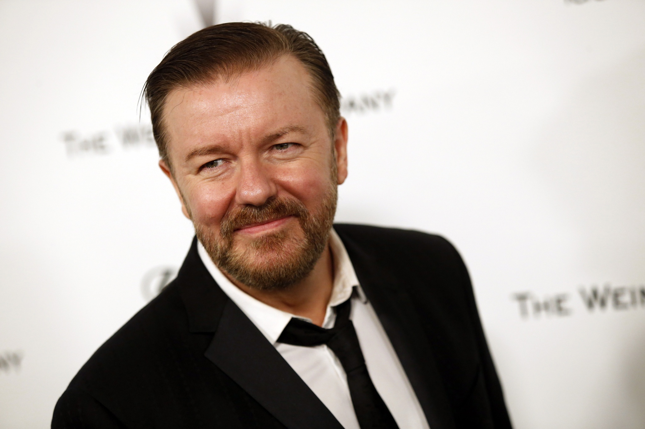 Ricky Gervais estreia na Netflix no Natal de 2023 com Armagedom.