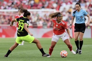 Sporting-Benfica decide título feminino