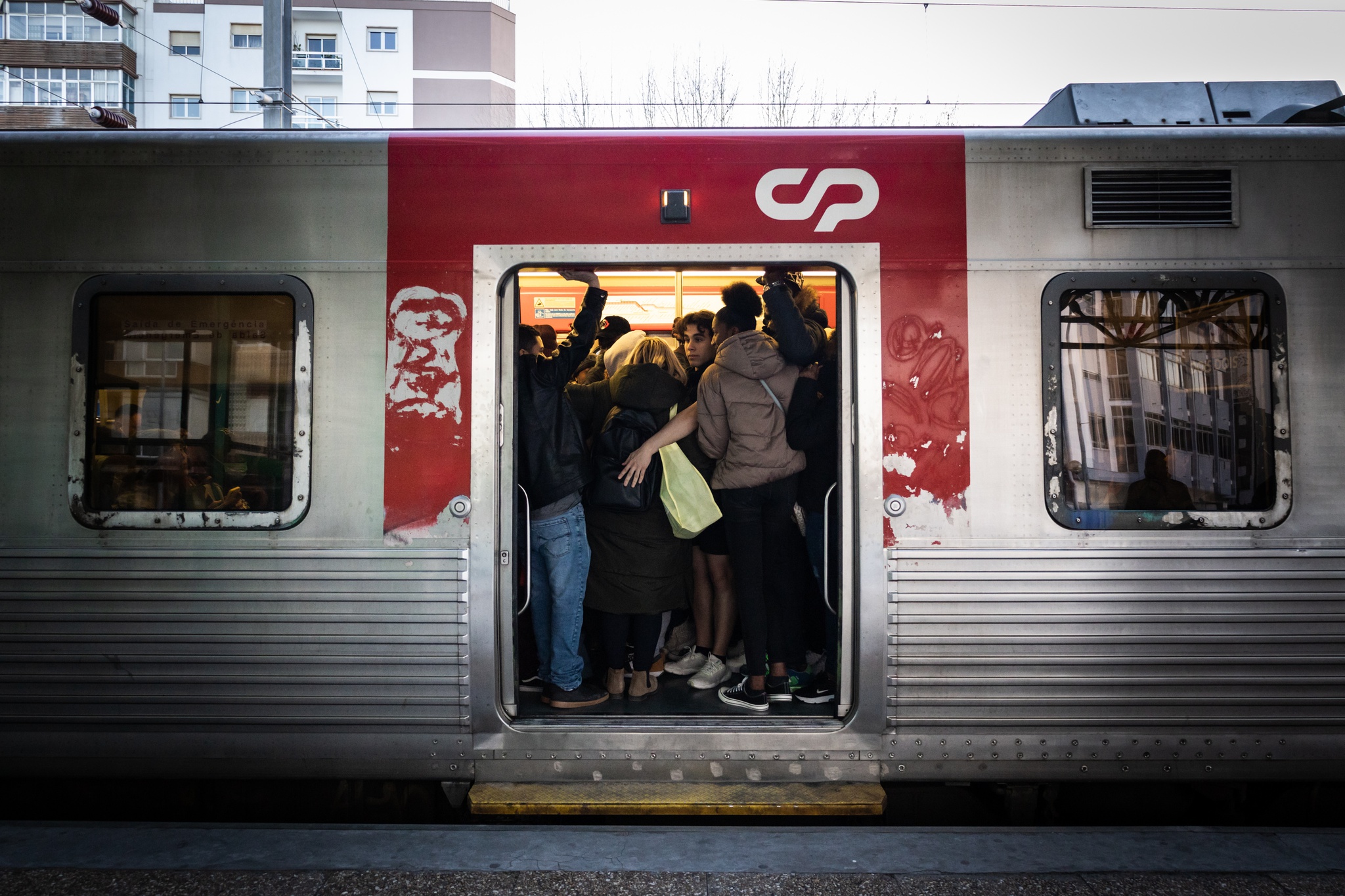 Greve suprime 59 comboios até às 8h