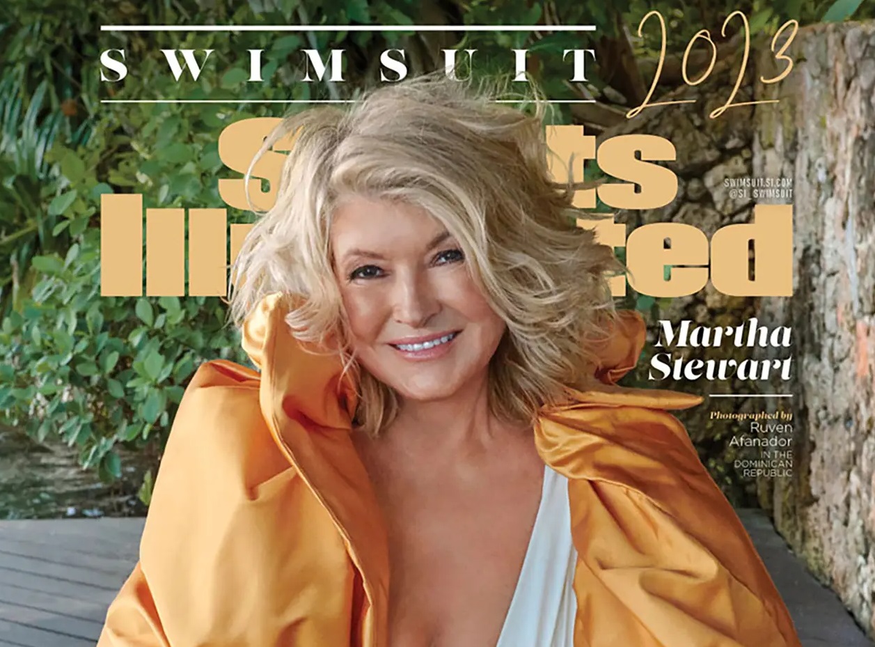 À 81 ans, Martha Stewart est la plus ancienne modèle de couverture de maillot de bain Sports Illustrated |  Moyenne