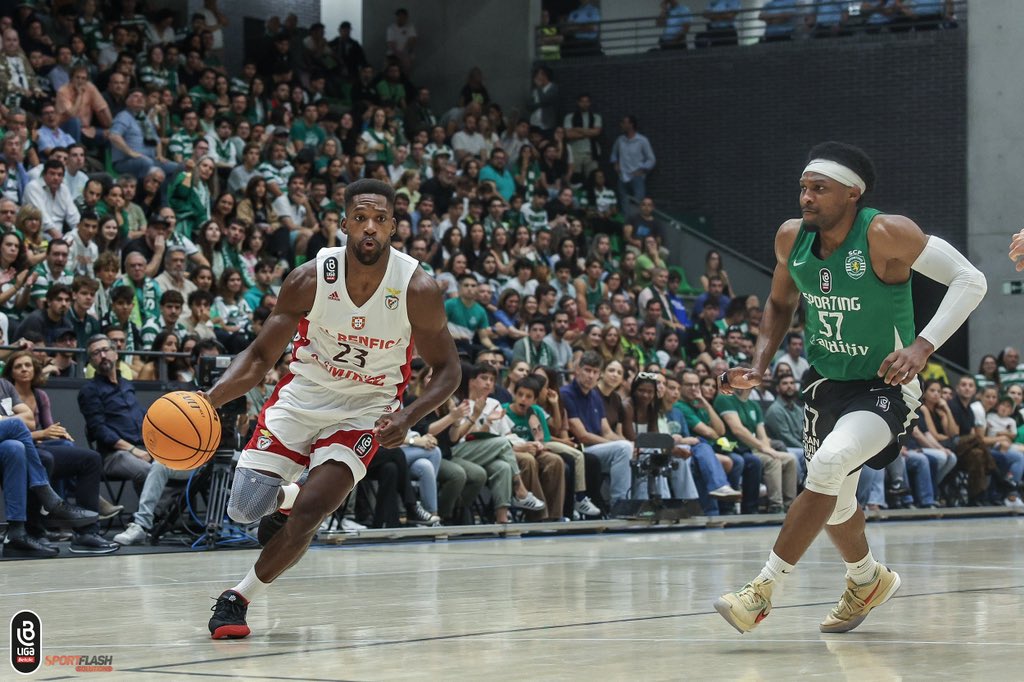 44 pontos de diferença: Benfica dá lição ao Sporting no Pavilhão João Rocha  e fica a uma vitória do título - Basquetebol - Jornal Record