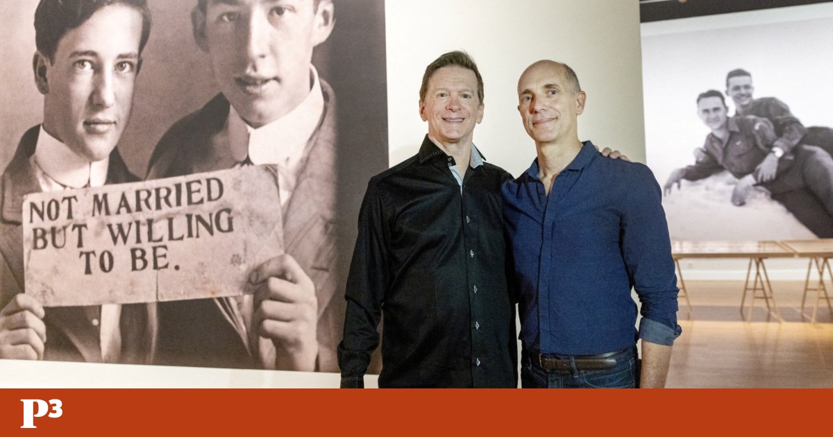 A couple (finally) reveal a collection of centennial photos of men in love | Photography A couple (finally) reveal a collection of centennial photos of men in love | Photography