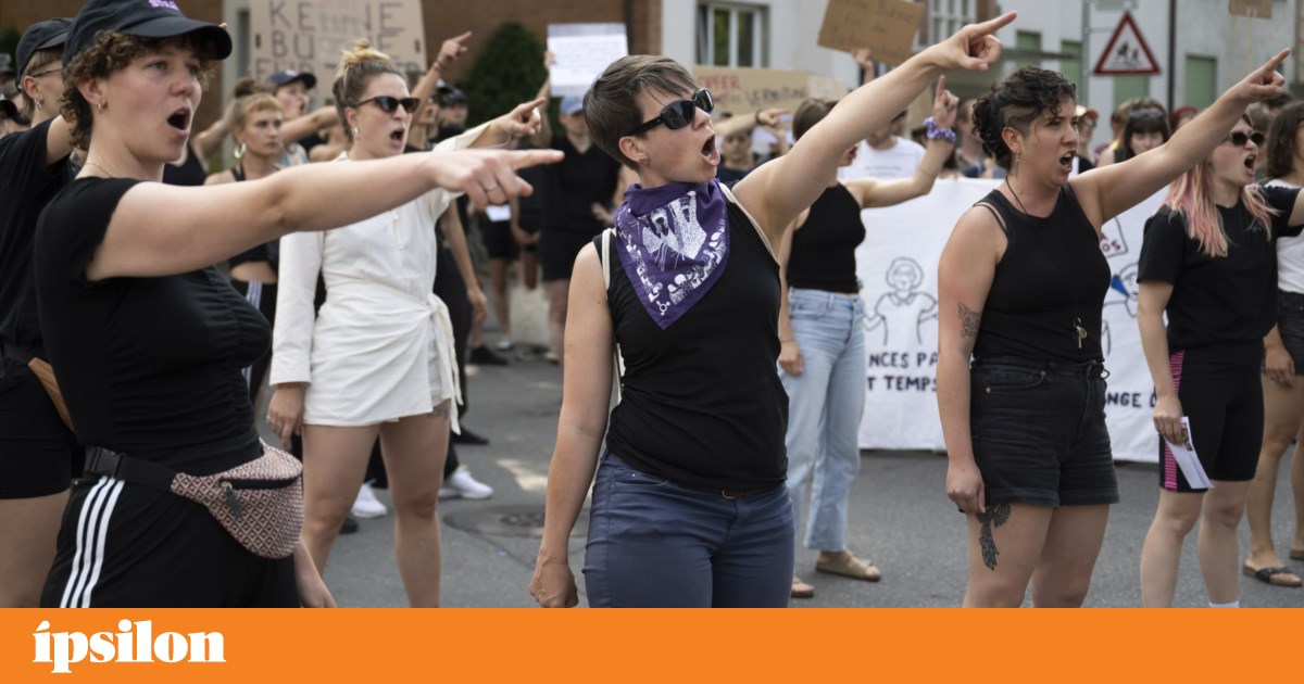 The publishers and the drummer cautiously distance themselves from ...