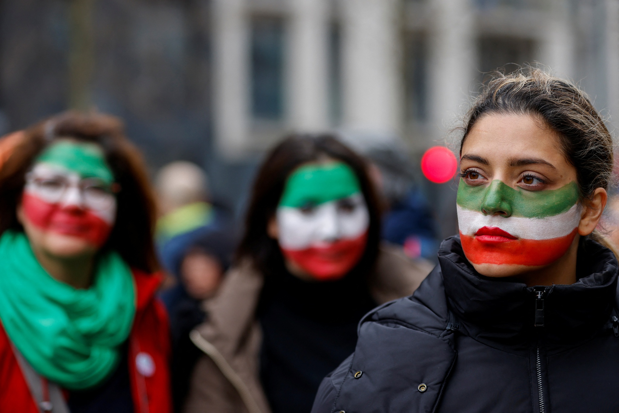 Iranianas são autorizadas a assistir partida de futebol pela 1ª