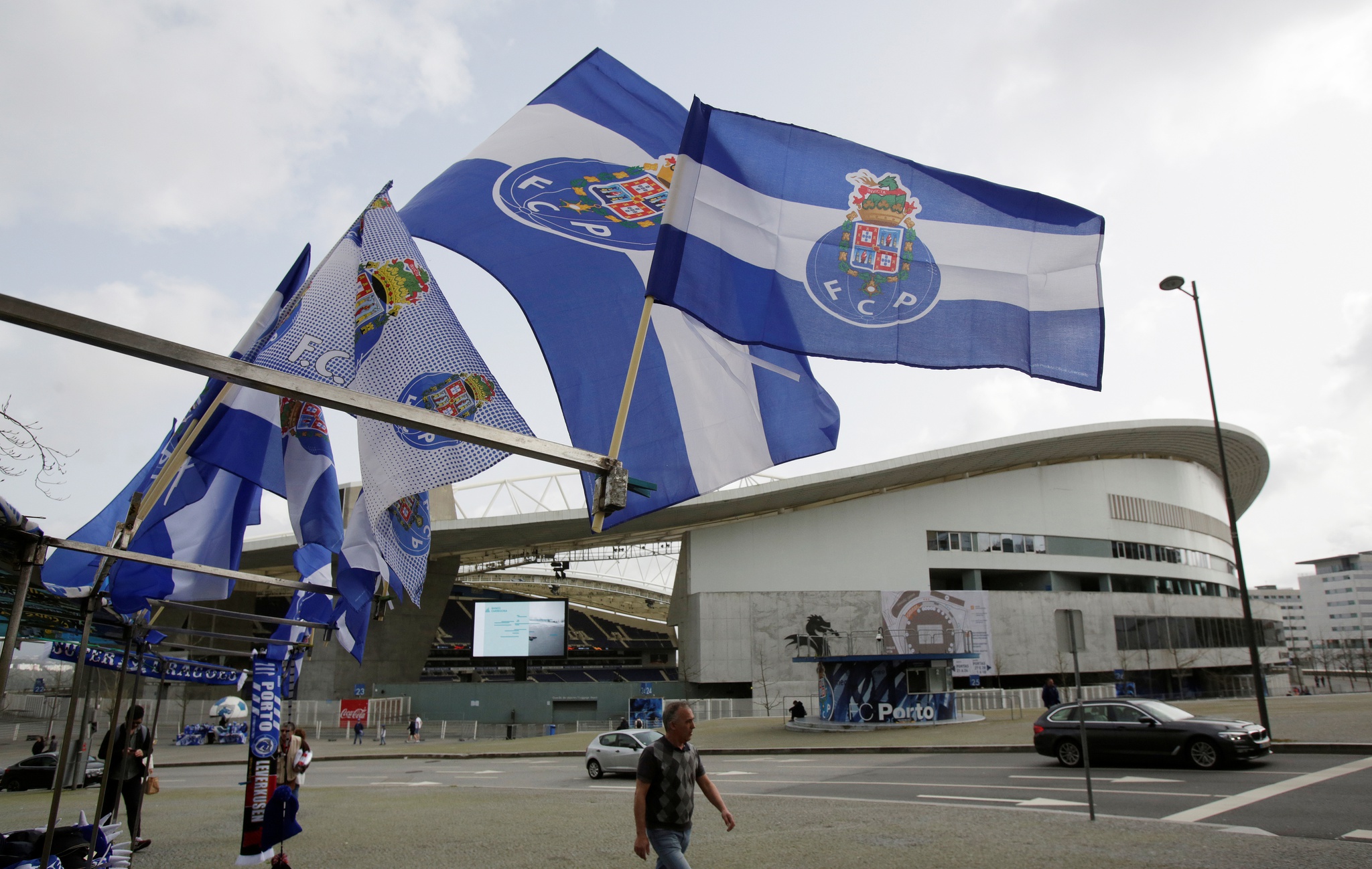 Inacreditável: Assistente confunde FC Porto e Shakhtar faz o