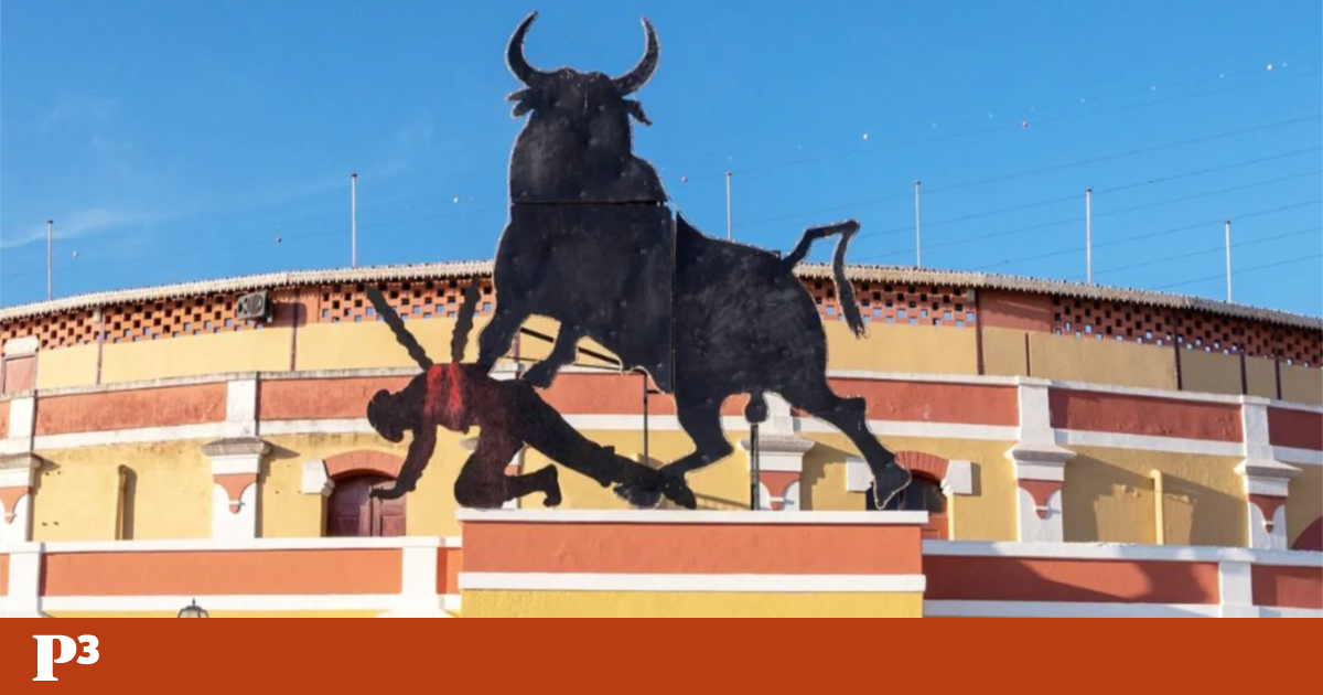 In the new composition by Bordallo II, it is the bull that affixes the gangs to the bullfighter  animals rights