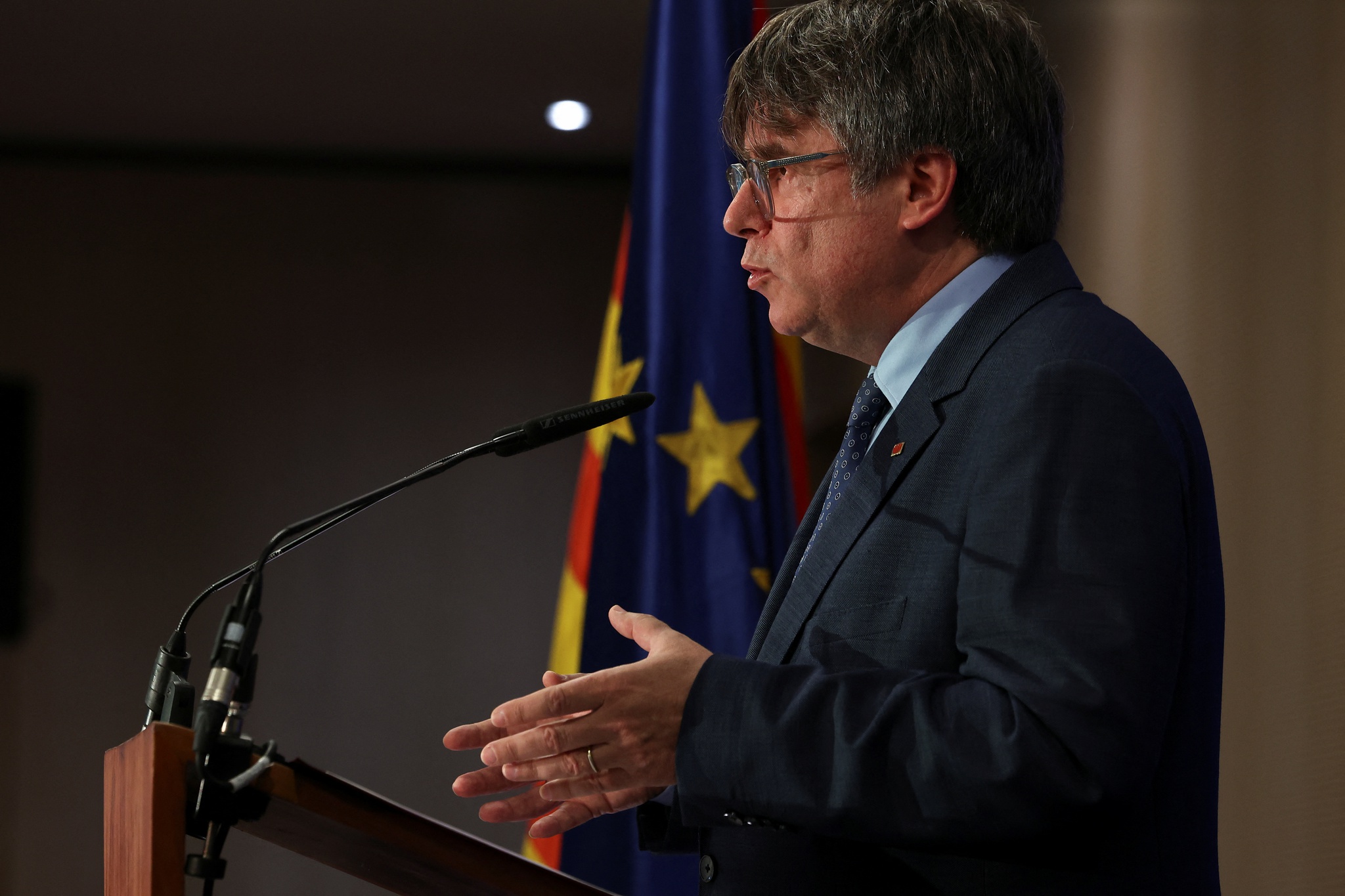 Puigdemont insiste en la amnistía para negociar la investidura del próximo gobierno |  España