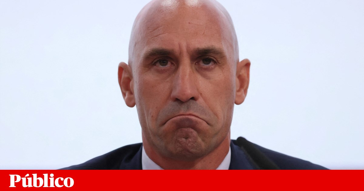 Luis Rubiales dimite como presidente de la Federación Española de Fútbol |  España