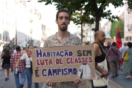 “Este país está uma confusão gigante”: os rostos da manifestação pela habitação
