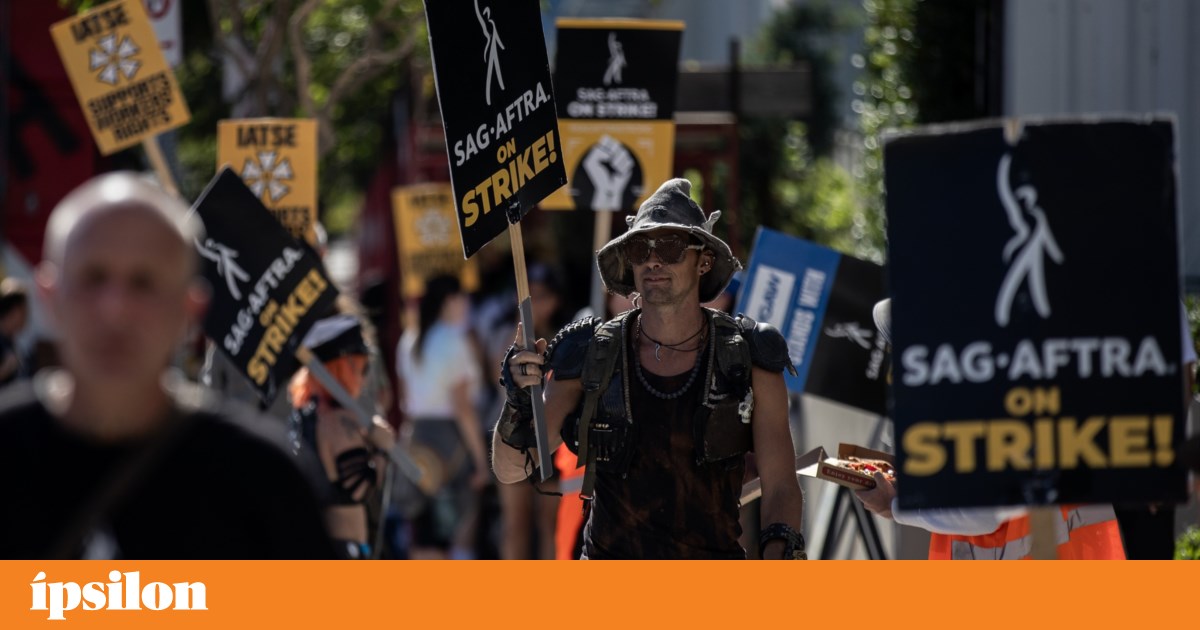 Actors end their strike after agreeing with major Hollywood studios  Movie theater Actors end their strike after agreeing with major Hollywood studios  Movie theater