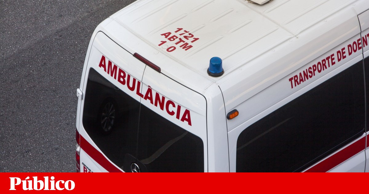 The Portuguese Firefighters Association delivers a letter of protest to the Ministry of Health | firemen The Portuguese Firefighters Association delivers a letter of protest to the Ministry of Health | firemen