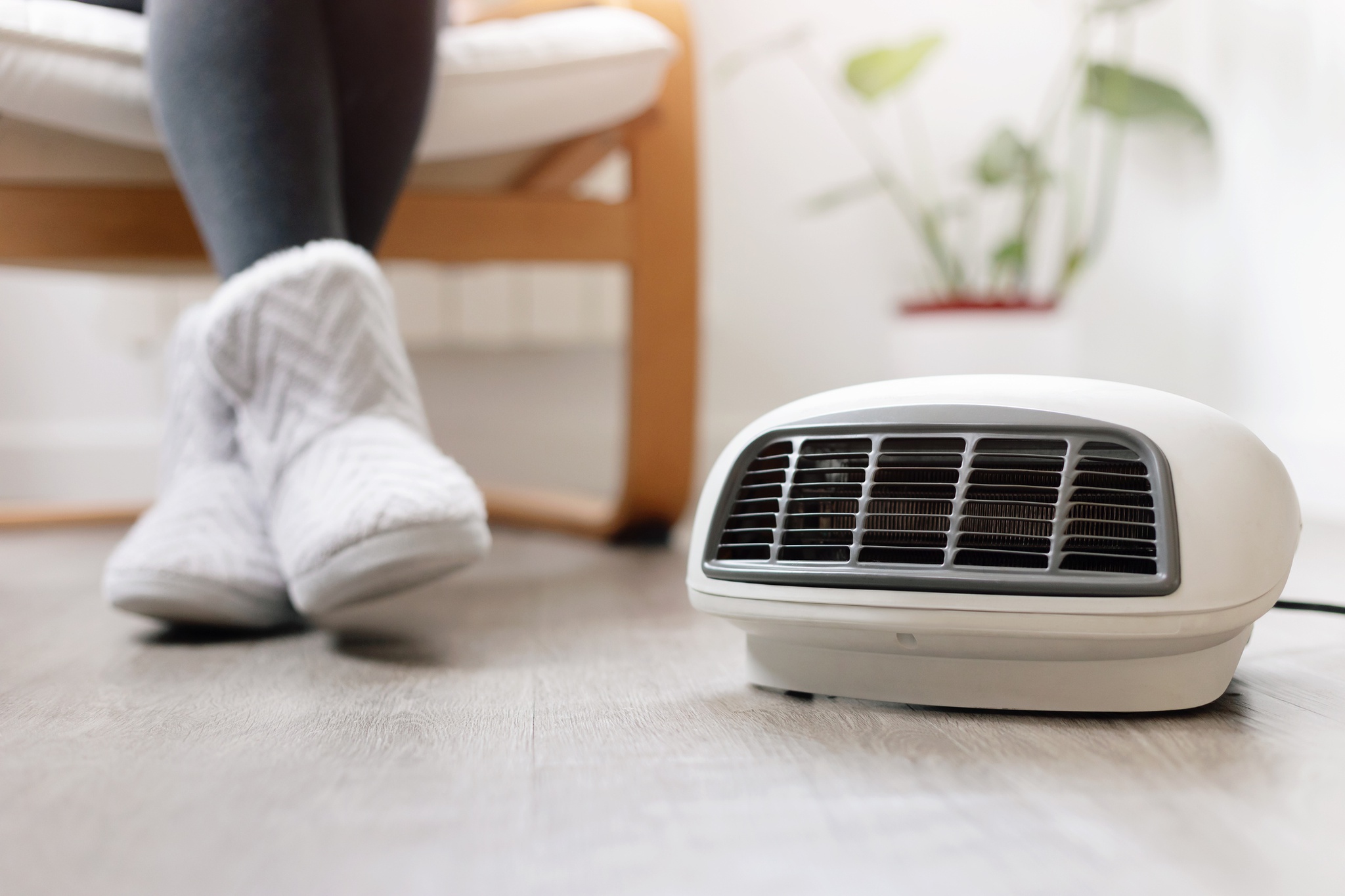 Aquecedor, baixo consumo de energia, proteção contra sobreaquecimento,  aquecedor elétrico portátil, aquecimento rápido ABS para escritório (tomada  UE) : : Casa