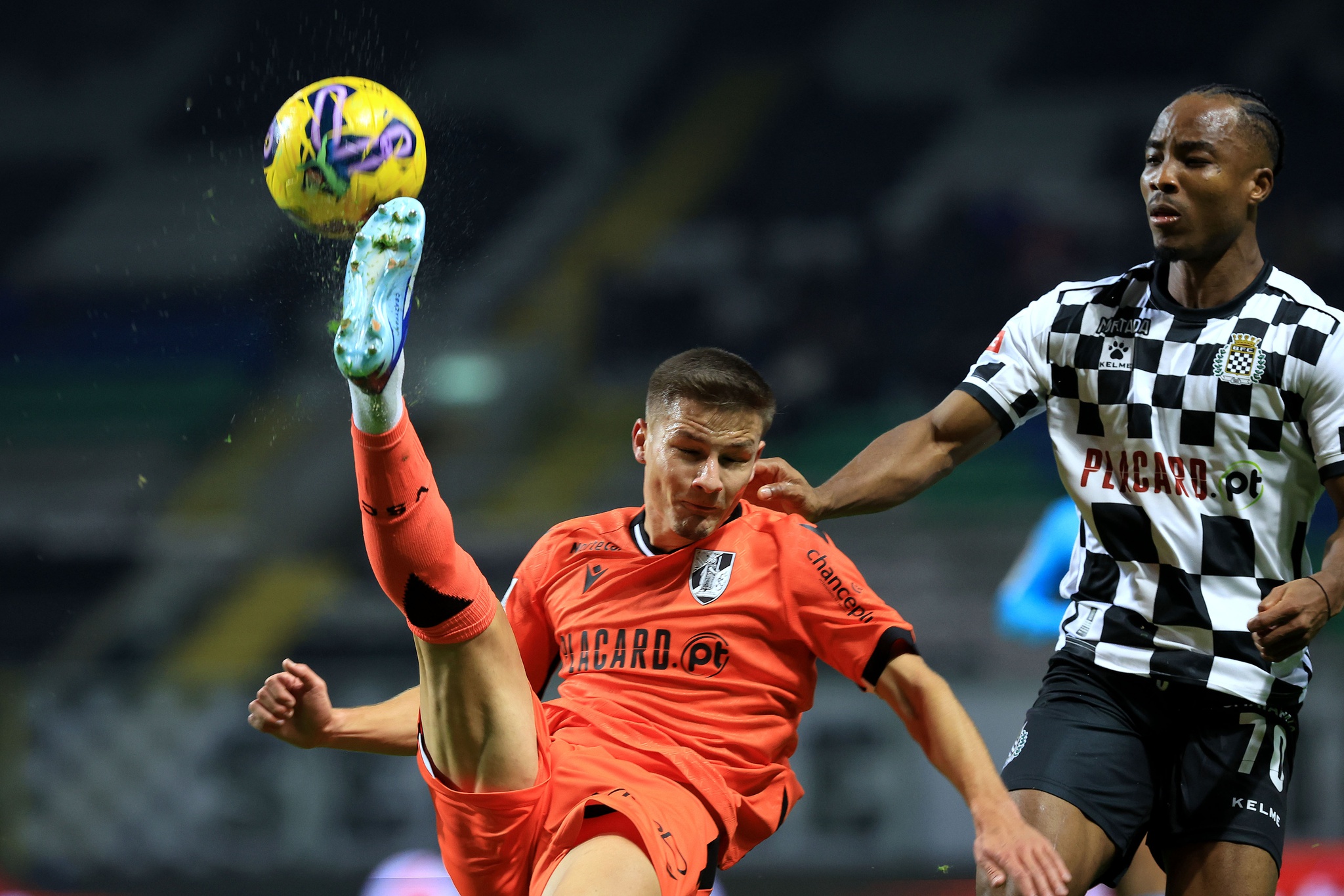 assistir Boavista x Vitória Guimares ao vivo na tv 16 dezemb