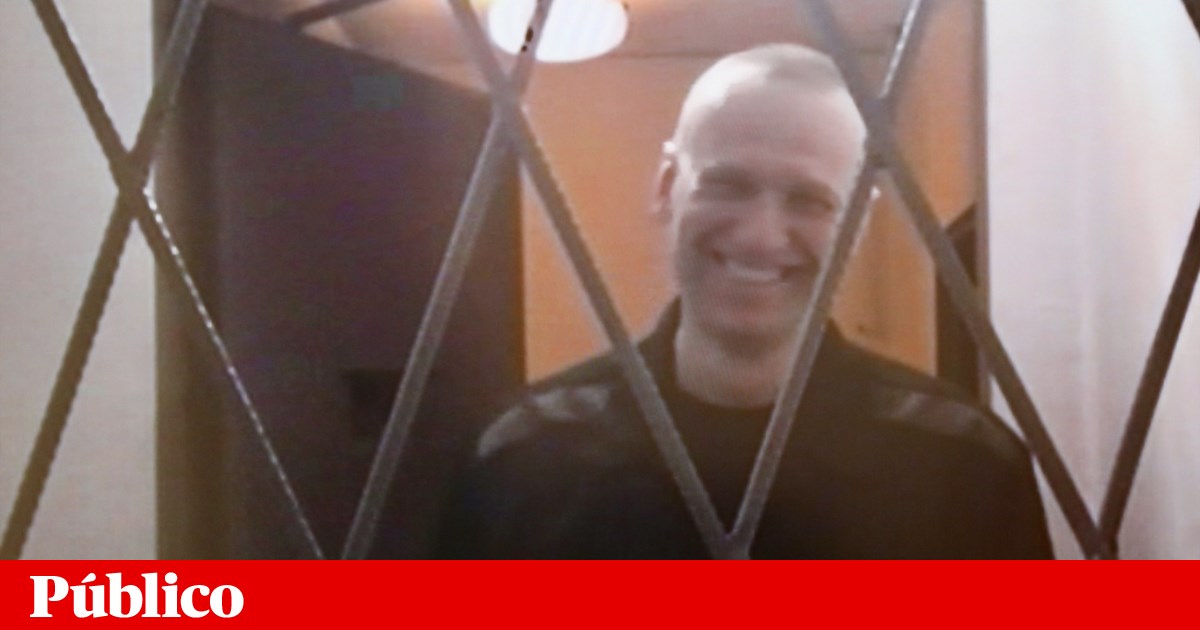 Navalny appears smiling and sarcastic after being transferred to Siberia Russia Navalny appears smiling and sarcastic after being transferred to Siberia Russia