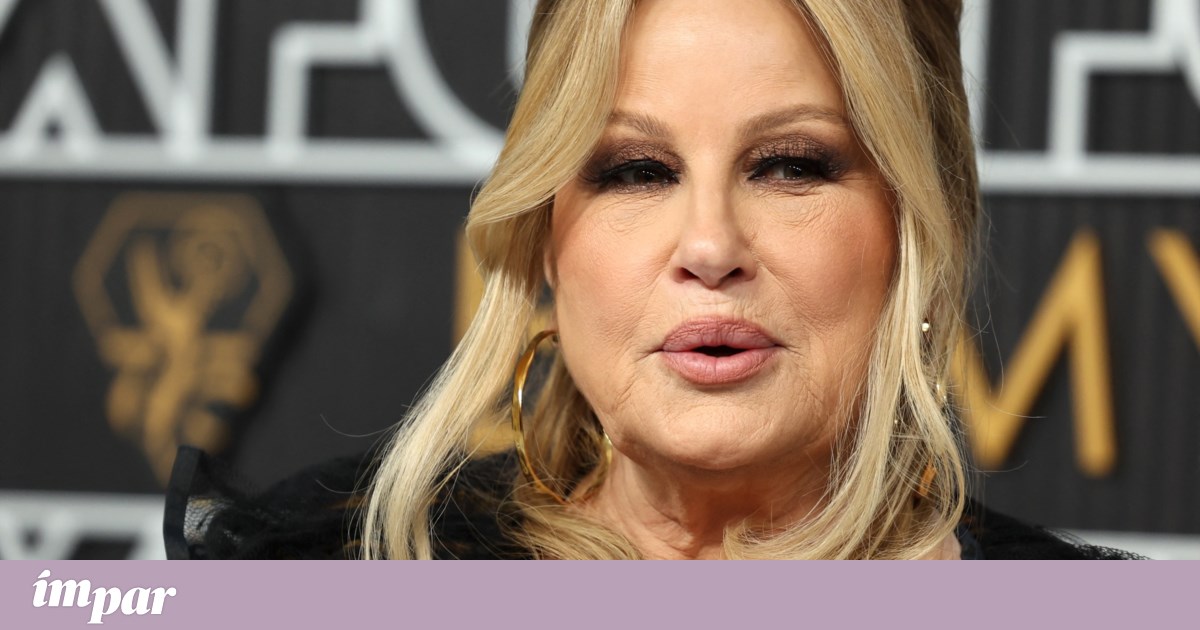 Late but bright: TV stars take to the red carpet at the Emmys |  Hollywood Late but bright: TV stars take to the red carpet at the Emmys |  Hollywood