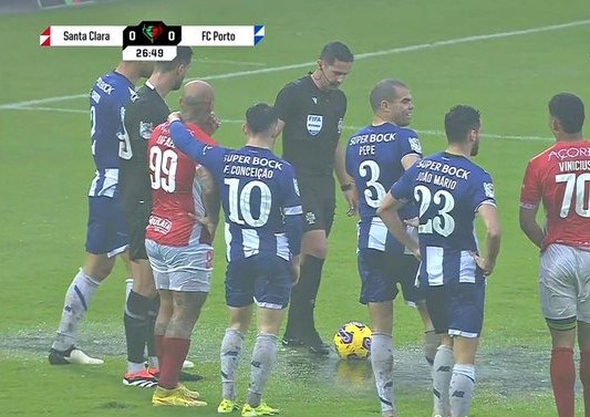 Portuguese Cup: Rain causes the Santa Clara-Porto match to be suspended  Portugal Cup