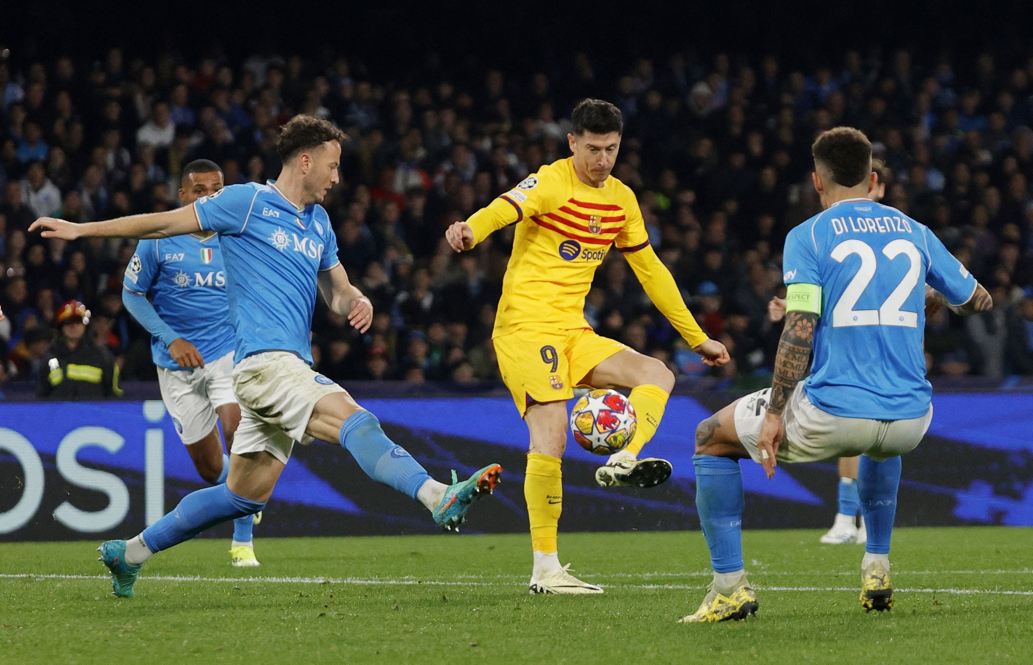 Naples and Barcelona Champions League Duel Ends in 1-1 Draw: Analysis and Highlights