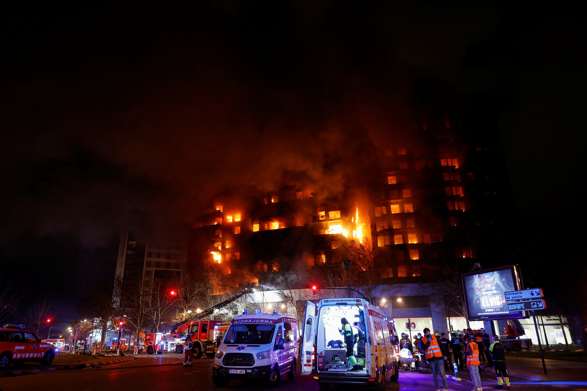 Au moins quatre morts dans l’incendie qui a détruit un immeuble à Valence |  Espagne