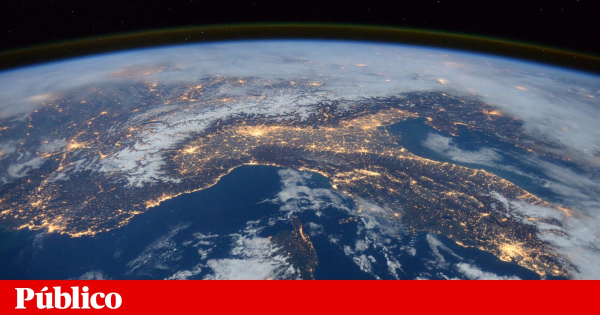 Coimbra company protects 300 satellites from colliding with space debris  space Coimbra company protects 300 satellites from colliding with space debris  space