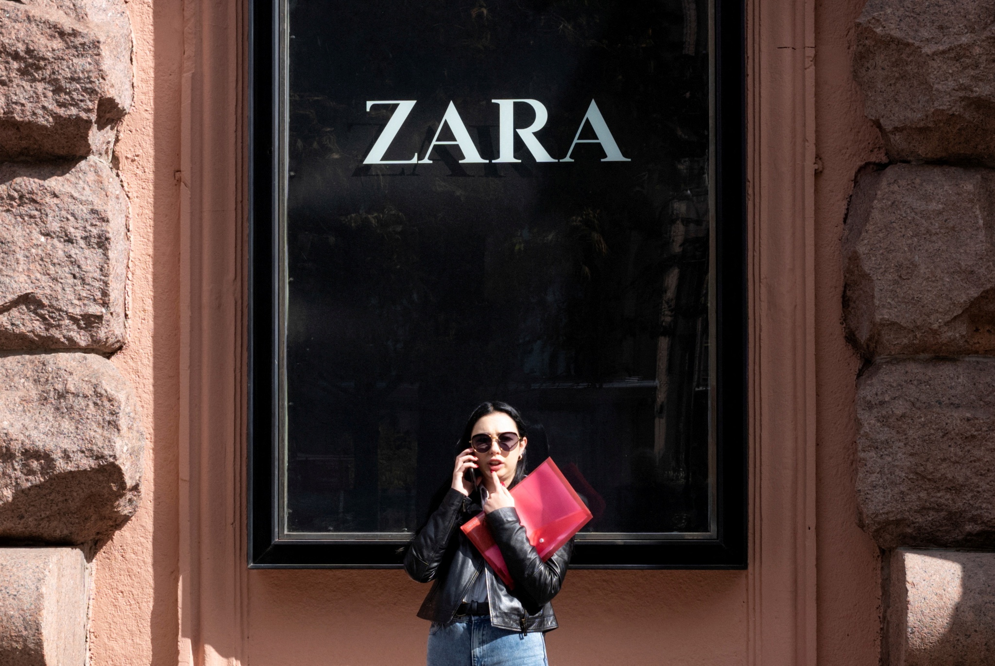 Zara prepara-se para reabrir lojas na Ucrânia, dois anos depois as