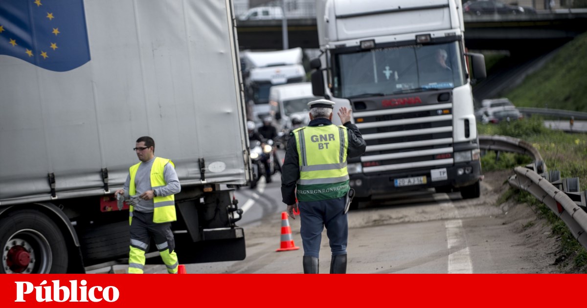 L’A28 est fermée à Vila do Conde après le crash d’un camion transportant des voitures |  Trafic