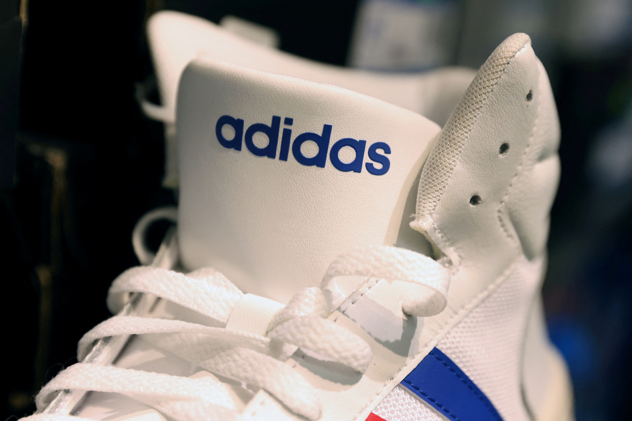 Adidas regista primeiro prejuizo em 30 anos e preocupa se especialmente com os EUA Moda PUBLICO