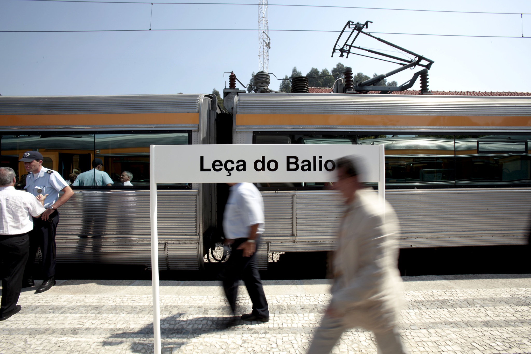 Há muitas dúvidas sobre reabrir a Linha de Leixões com um comboio por hora