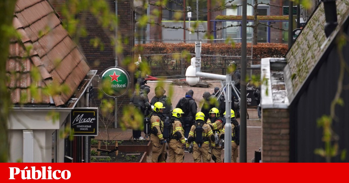 The man who was held hostage in a bar in the Netherlands has been arrested. The hostages have already been released Holland The man who was held hostage in a bar in the Netherlands has been arrested. The hostages have already been released Holland