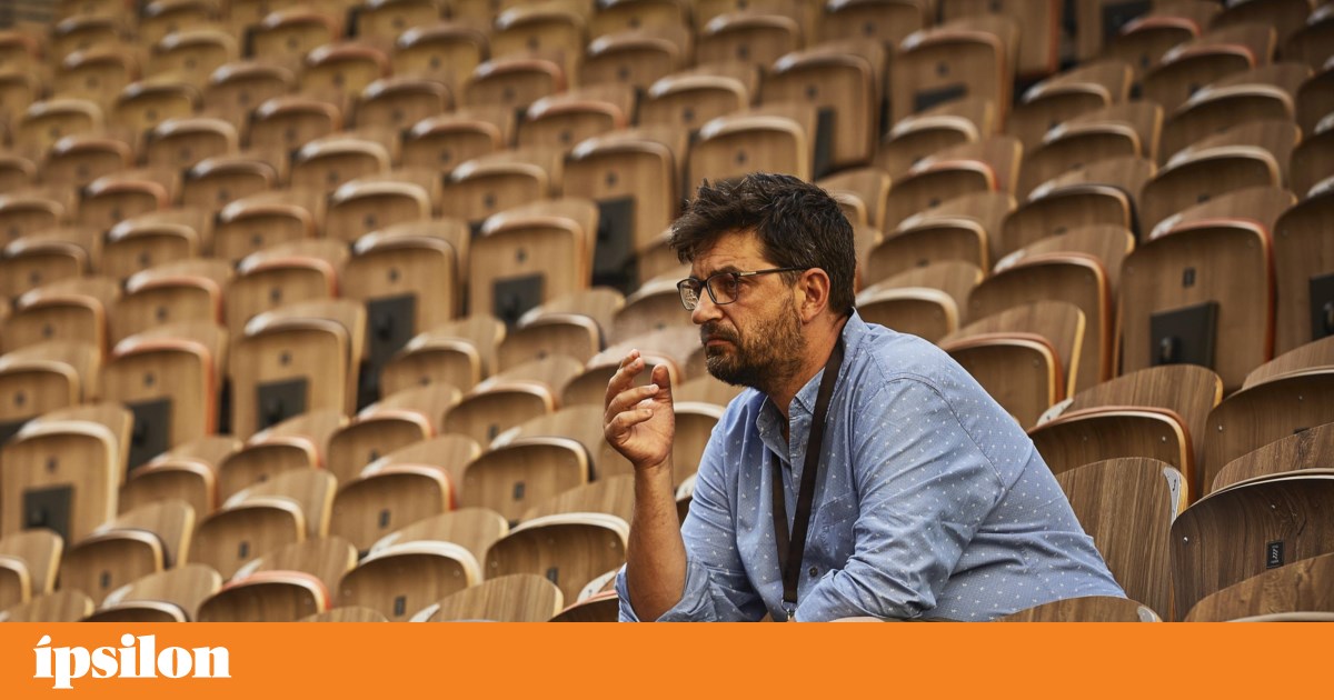 Tiago Rodrigues : « Le théâtre n’est pas de la politique.  Le combat se déroule dans l’arène civique” |  Entretien