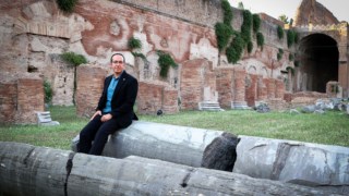 ROME, ITALY - JULY 09: Burhan Sonmez attends the "LETTERATURE" - Rome International Festival at Colosseum Archaeological Park on July 09, 2023 in Rome, Italy. (Photo by Maria Moratti/Getty Images)