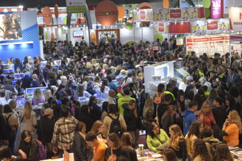 Em Buenos Aires, ir à Feira do Livro pode ser um acto de resistência cultural