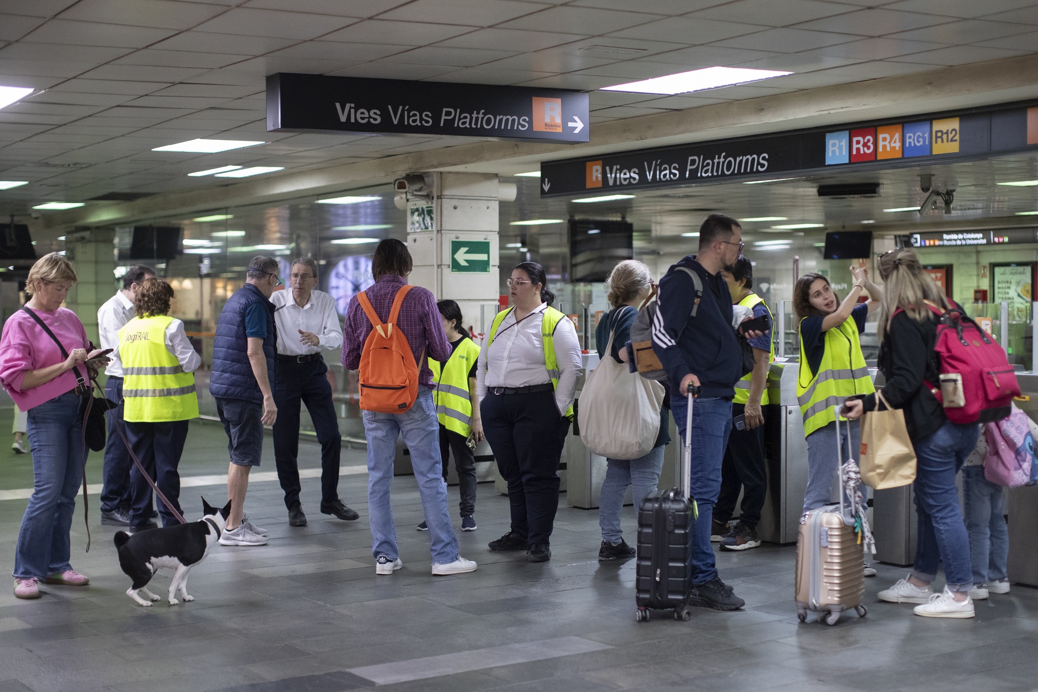 Roubo de cobre deixa Barcelona sem comboios suburbanos em dia de eleições
