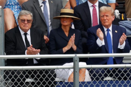 O que dizem os chapéus de Melania Trump sobre ela?