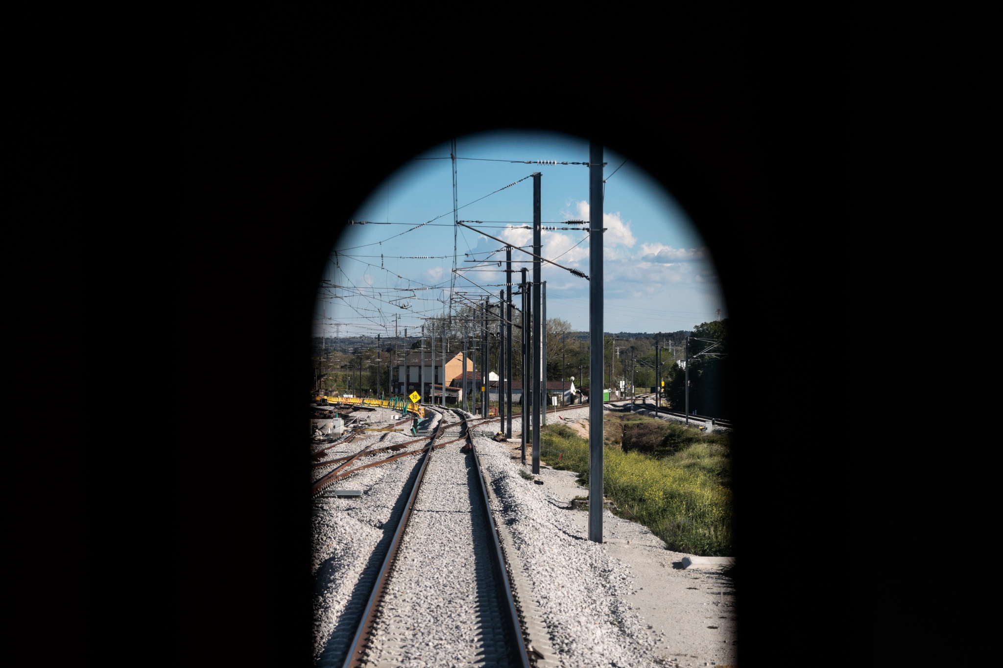 Transporte ferroviário de mercadorias cai 10% até Abril