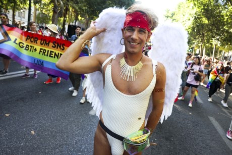Marcha do orgulho LGBTI+ “pinta” Avenida da Liberdade  - veja as imagens