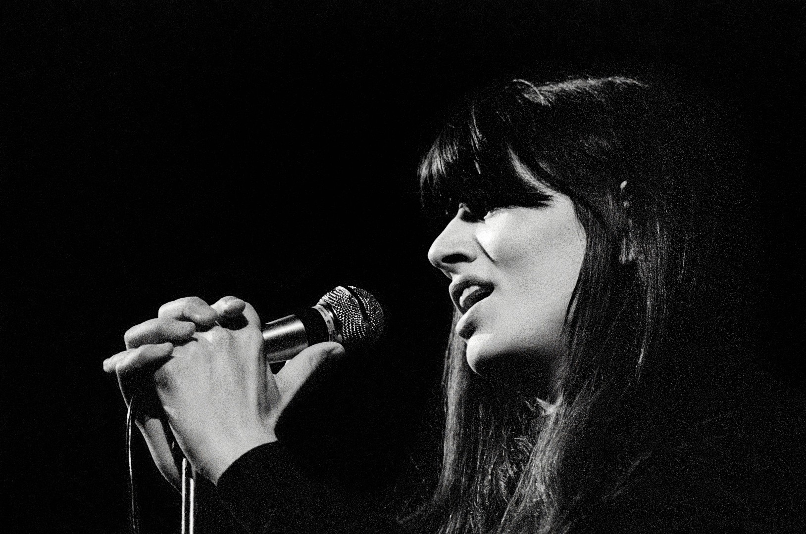 Cantora francesa Catherine Ribeiro morre aos 82 anos | Música