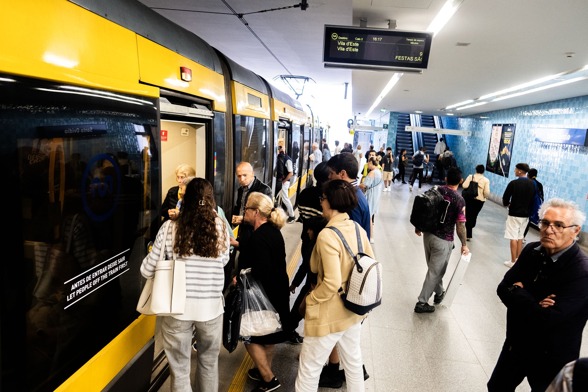 Metro do Porto quer até 32 veículos com possível condução automática por 72,6 milhões