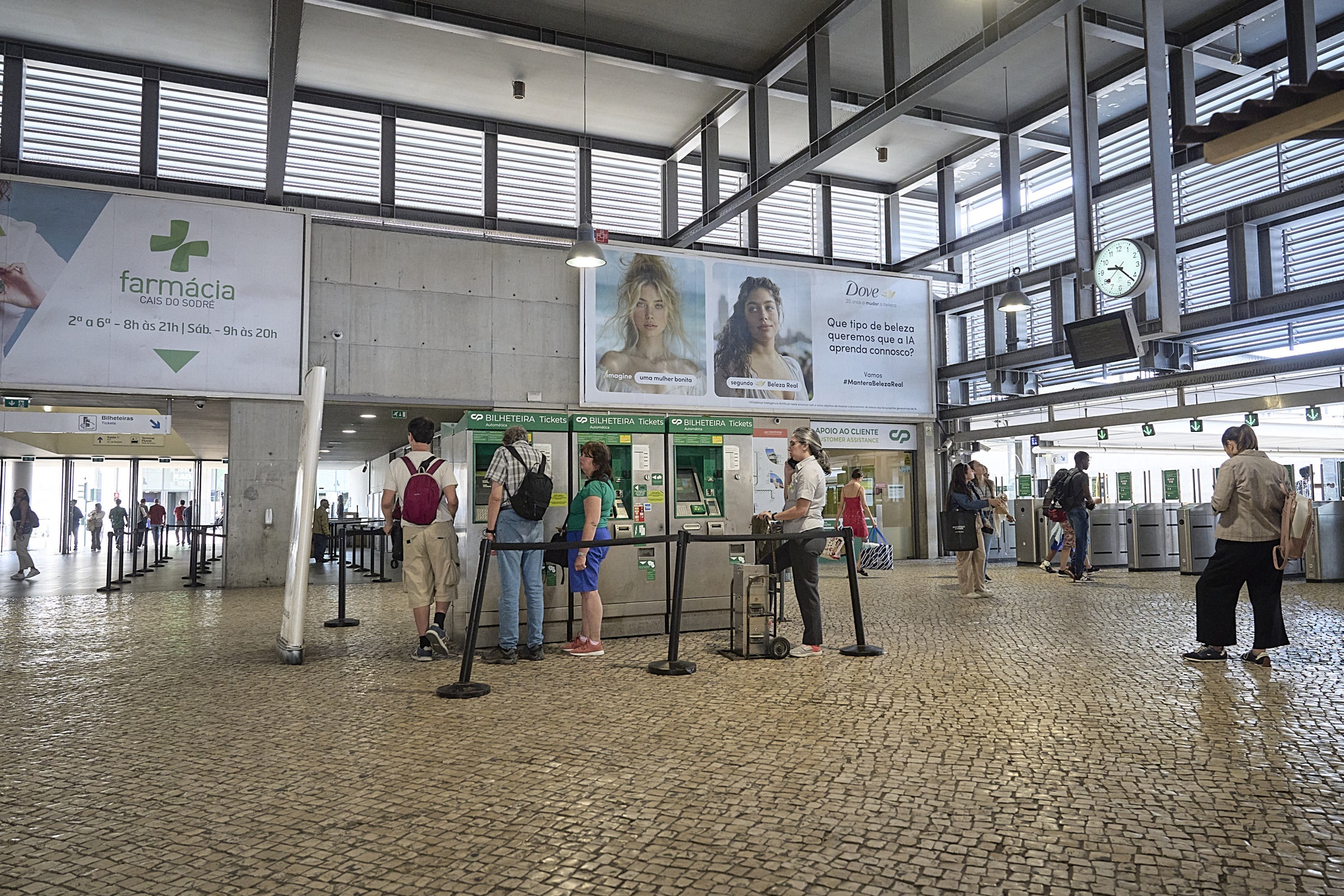 Greve na CP suprimiu 11 comboios até às 12:00 sobretudo em Lisboa