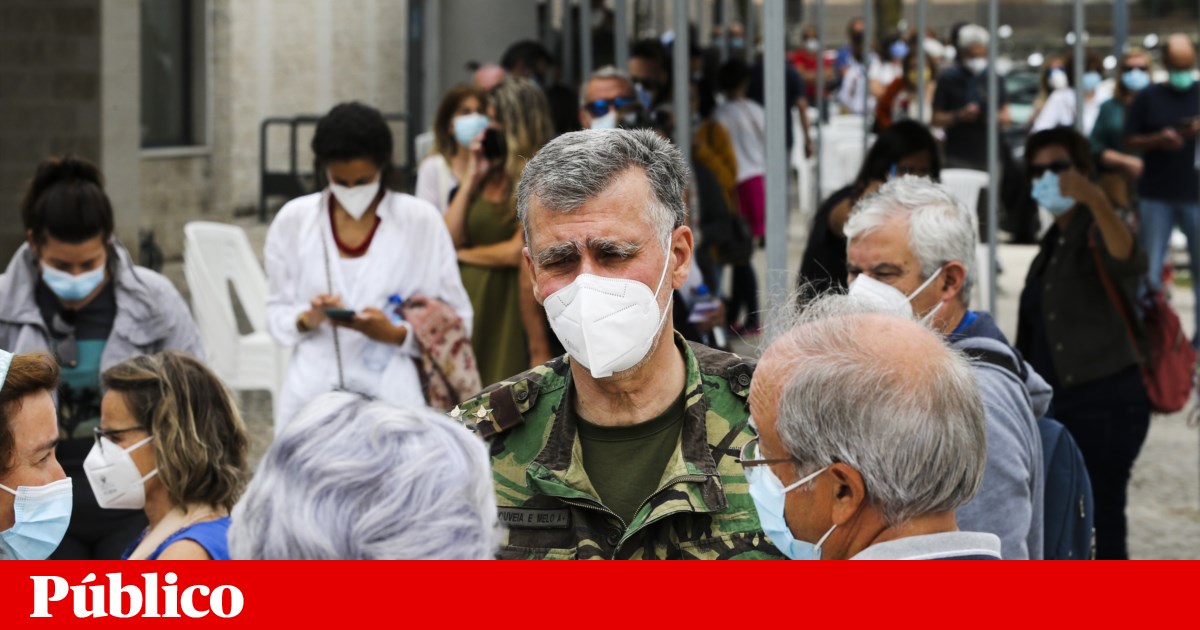 Trial Begins for Anti-Vaccine Protesters Accused of Assaulting Officials in Portugal