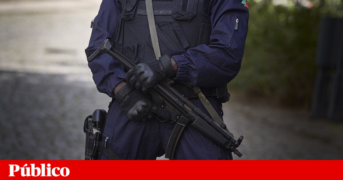 Violence Erupts in Sintra Restaurant as Benfica Fans Clash with Police