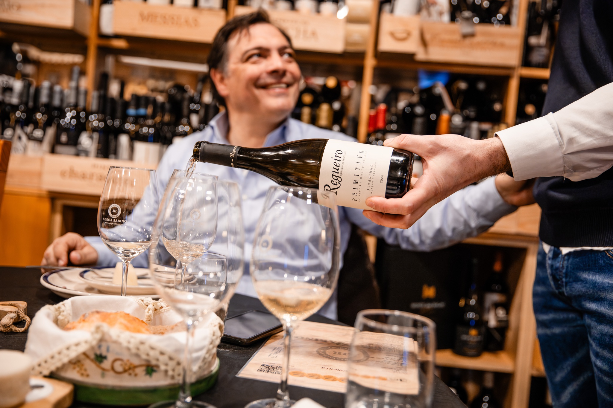 Anna Costa - 14 de Março 2025 - Quinta Regueiros - Vinhos - Enologo Paulo Rodrigues - Mesa com enologo - Restaurante Adega Sabino _ Melgaço