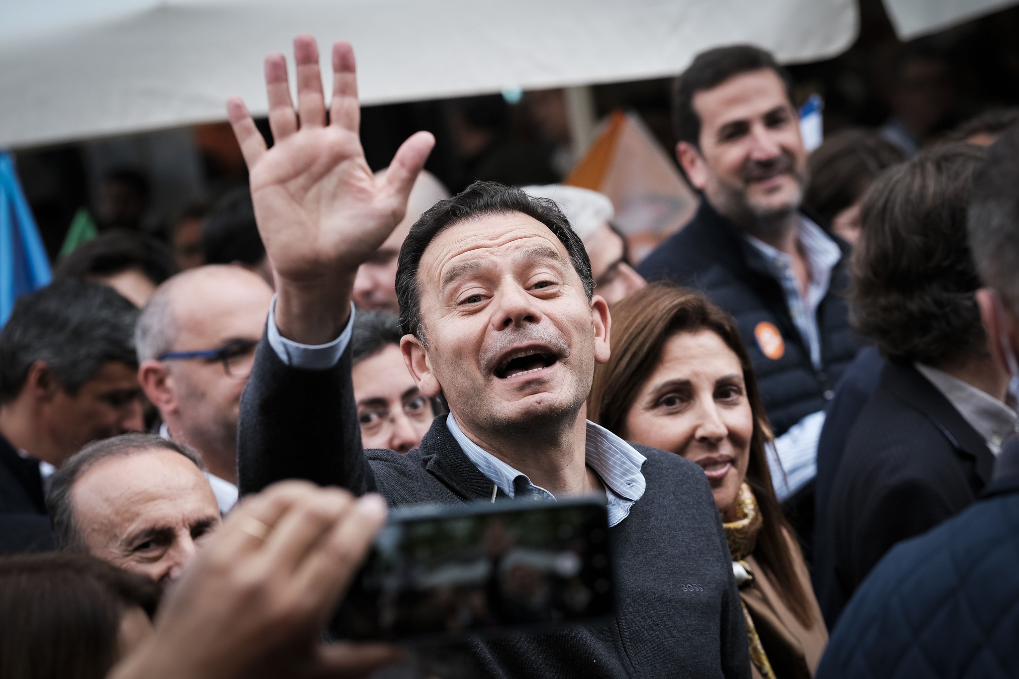 Tiago Bernardo Lopes - 4 de Maio de 2025 - Portugal, Barcelos - Campanha das Eleições Legislativas 2025. Acção de campanha da AD (Aliança Democrática), arruada com Luís Montenegro, líder da coligação PSD/CDS