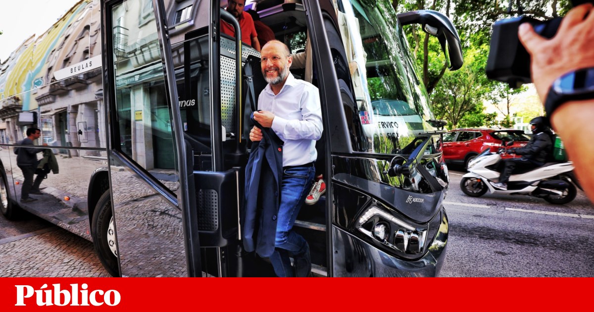 Campaign Trail Heats Up: Montenegro and Pedro Nuno Clash in Espinho Fair