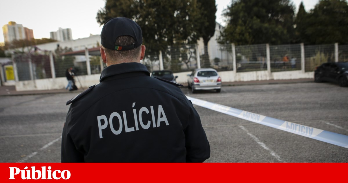 PSP Officer Shoots at Bus in Loures, Injuring 16-Year-Old - Investigation Underway