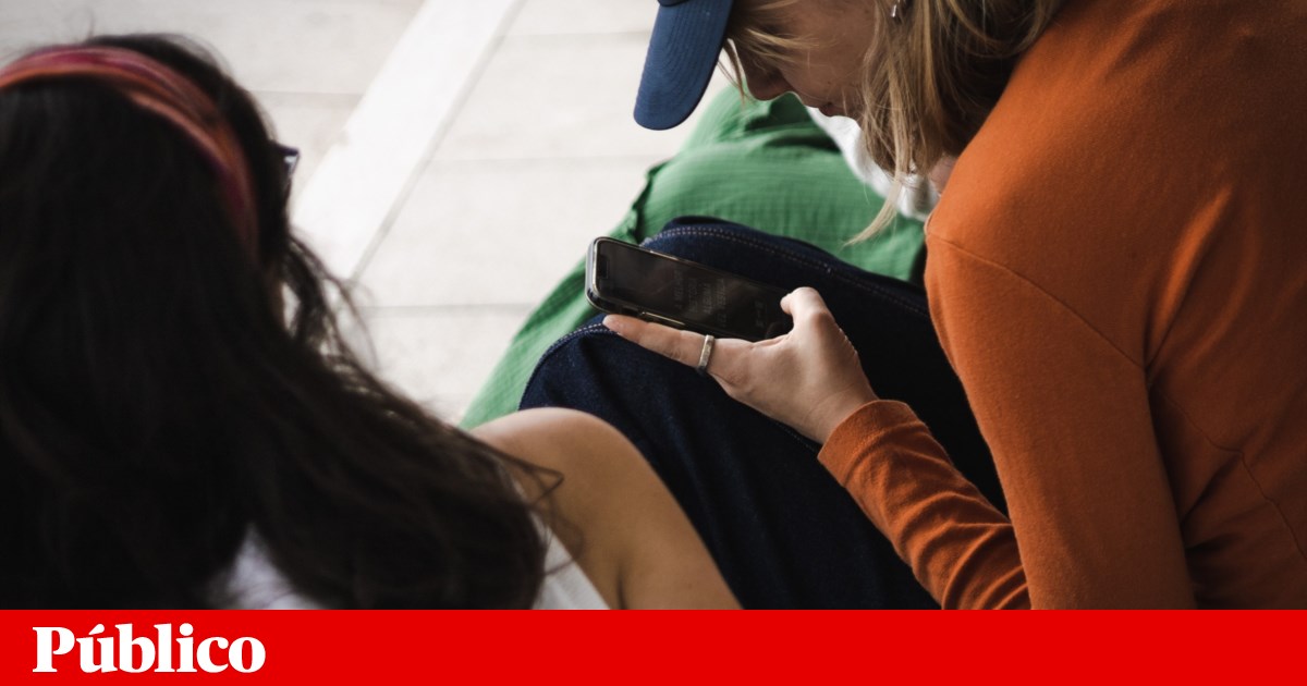 Alerta da OCDE: Pais Precisam se Unir no Combate ao Uso Problemático da Tecnologia por Crianças e Adolescentes