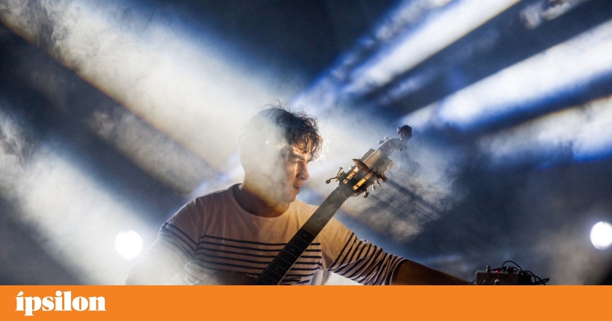 O Causa/Efeito recebe uma guitarra sarda preparada e um saxofone com memória familiar