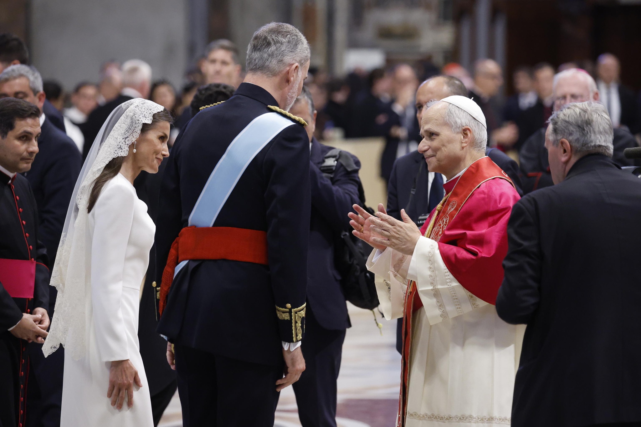 epa12112743 Queen Letizia and King Felipe VI of Spain greet Pope Leo XIV (R) at the end of theÂ Holy Mass for the Beginning of the Pontificate of Pope Leo XIV, at St. Peter's Square, in Vatican City, 18 May 2025. EPA/FABIO FRUSTACI