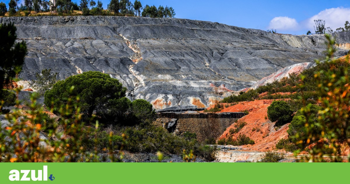 Toxic Threat: Gold Mining in Lagoa Salgada Endangers Water Resources